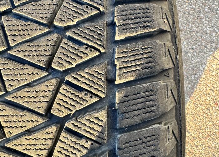 Grajewo ogłoszenia: sprzedam 
Opony zimowe Bridgestone blizzak DM - V2 
Rozmar 235/55...